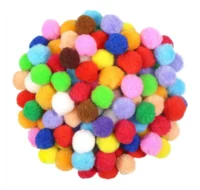 Pompons tailles et coloris assortis lot de 300 pièces